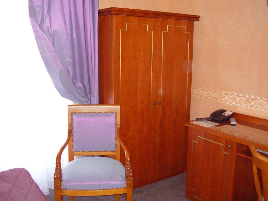 Logis Hotel & Restaurant Du Chemin Des Dames Corbeny Bilik gambar
